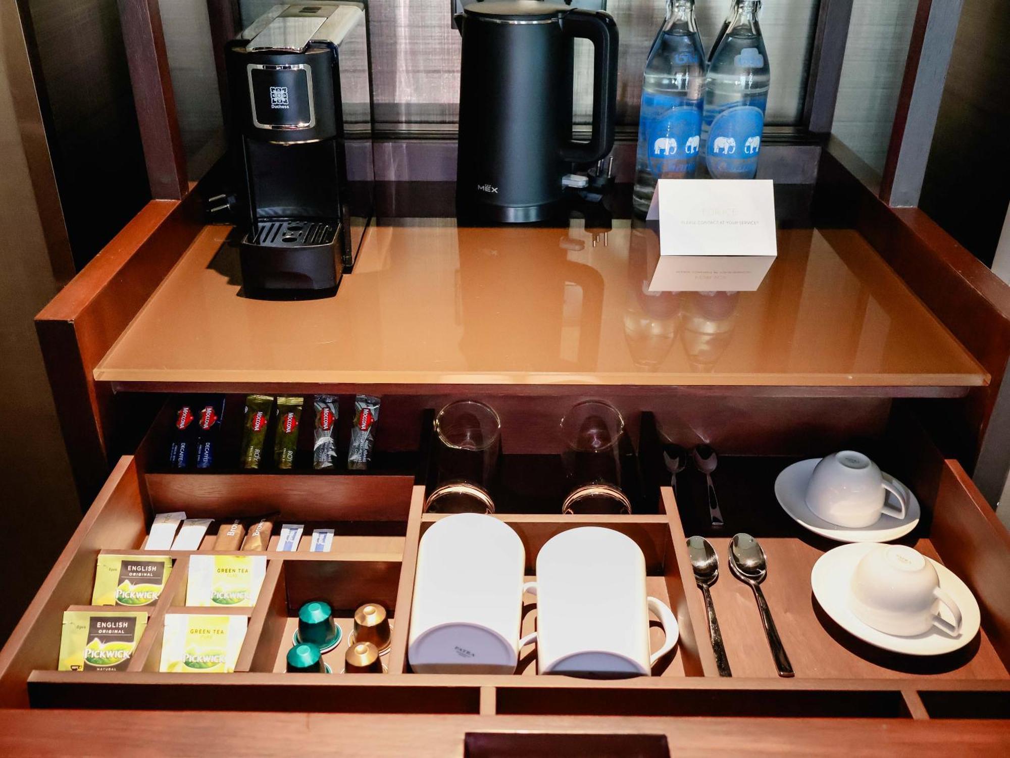Courtyard By Marriott Bangkok Suvarnabhumi Airport Esterno foto