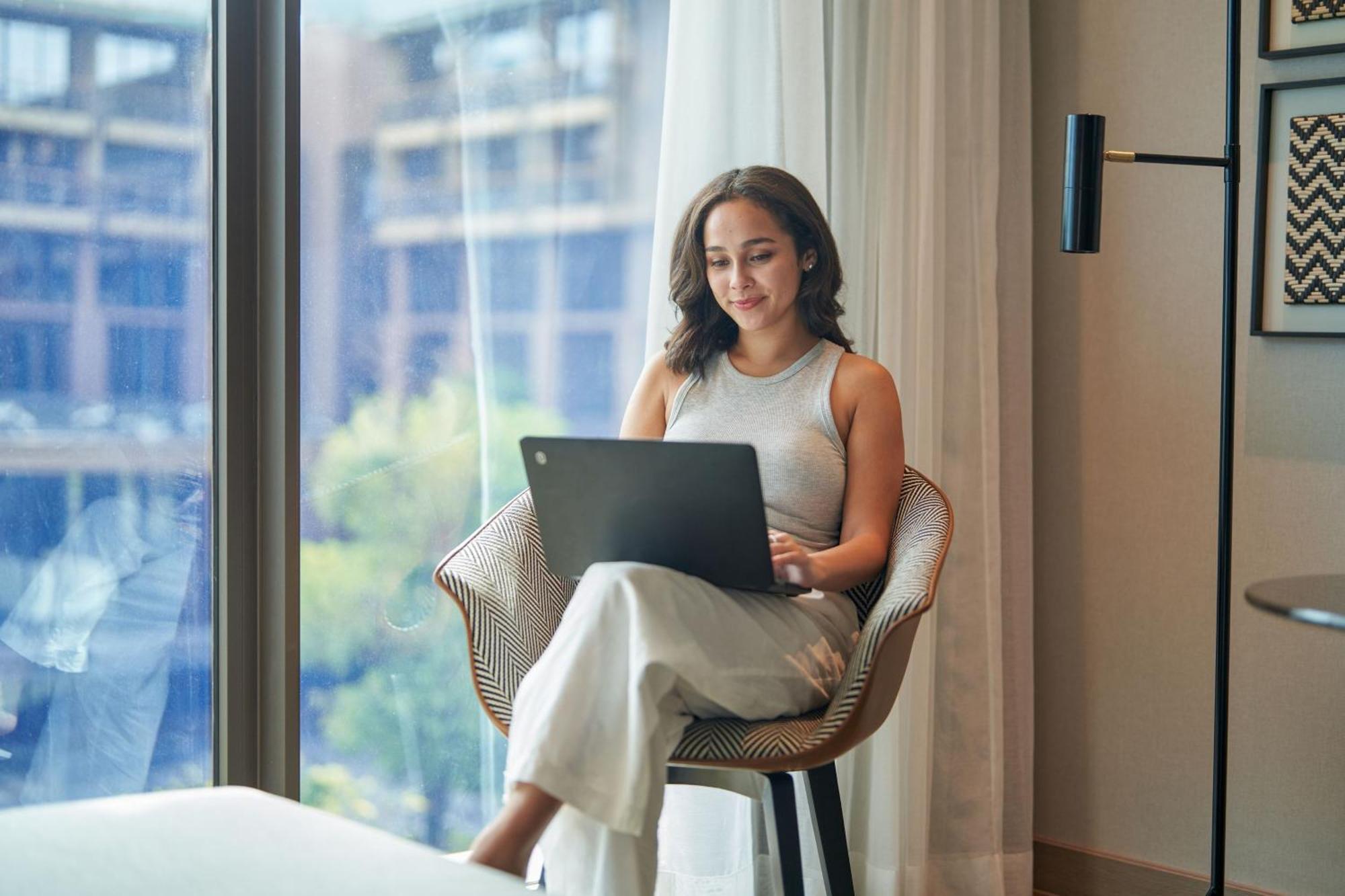 Courtyard By Marriott Bangkok Suvarnabhumi Airport Esterno foto