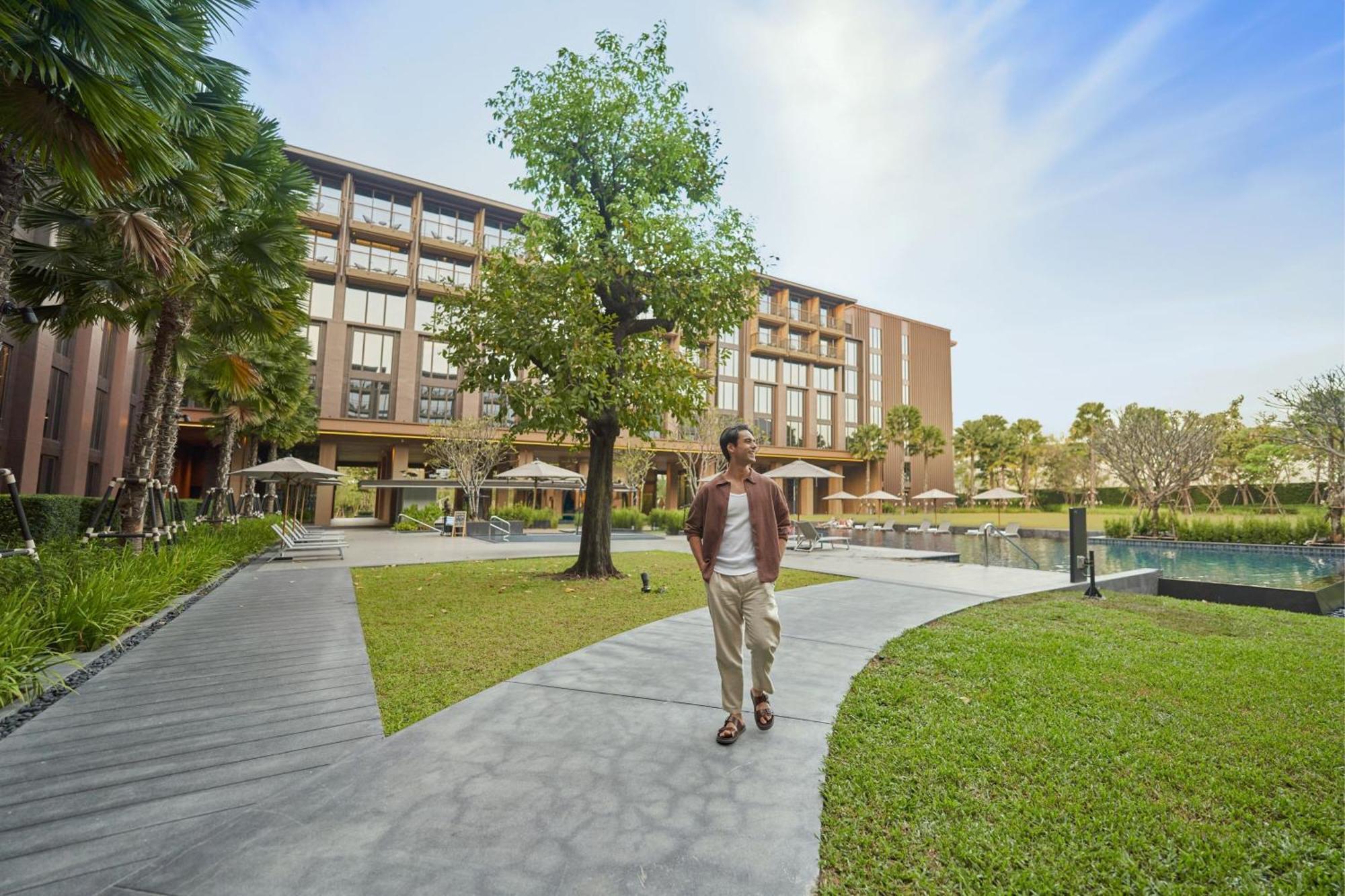 Courtyard By Marriott Bangkok Suvarnabhumi Airport Esterno foto