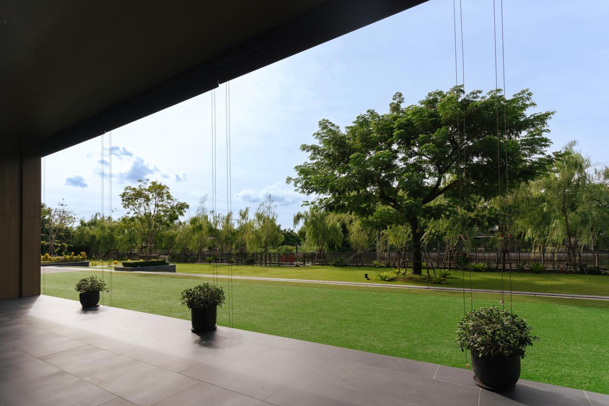 Courtyard By Marriott Bangkok Suvarnabhumi Airport Esterno foto