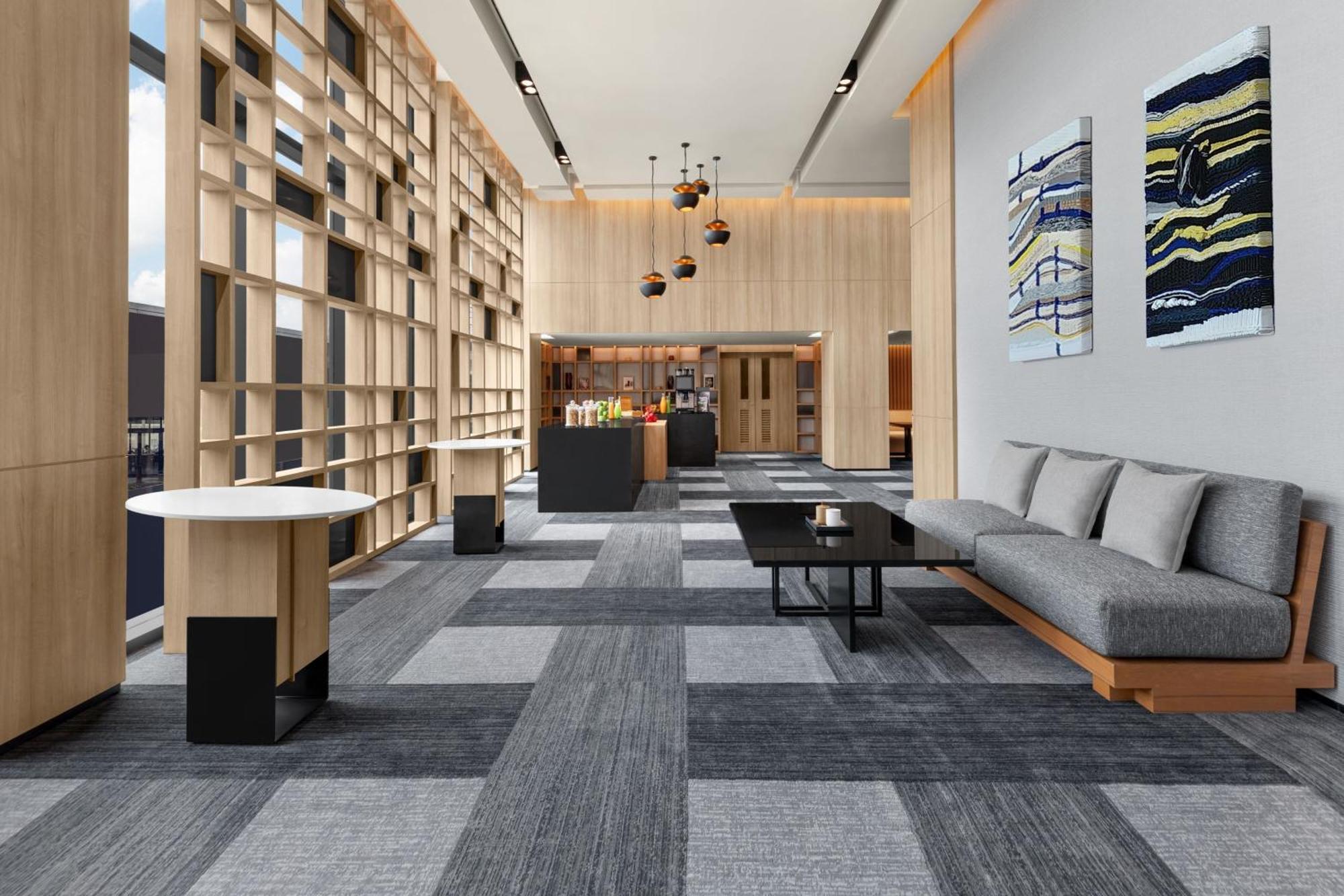 Courtyard By Marriott Bangkok Suvarnabhumi Airport Esterno foto